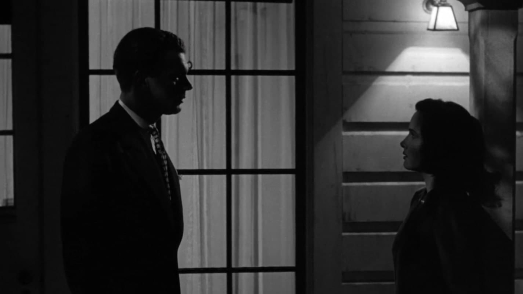 Şüphenin Gölgesi (1943) izle